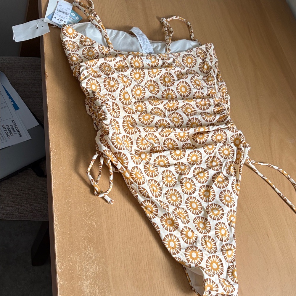 NWT Roxy Cream and Mustard Floral Medallion One-Piece Swimsuit - Picture 9 of 9